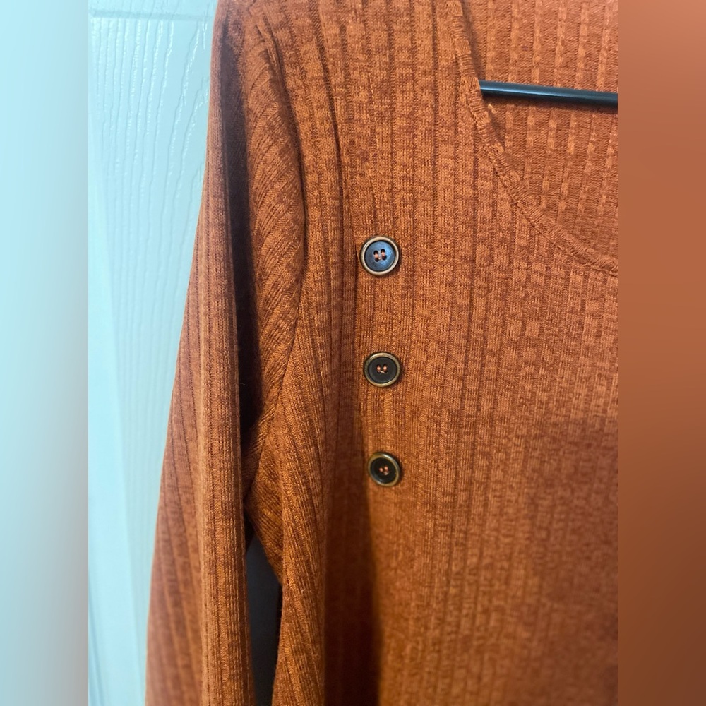 Round Neck Button Detail Ribbed Knit Sweater - Picture 5 of 8